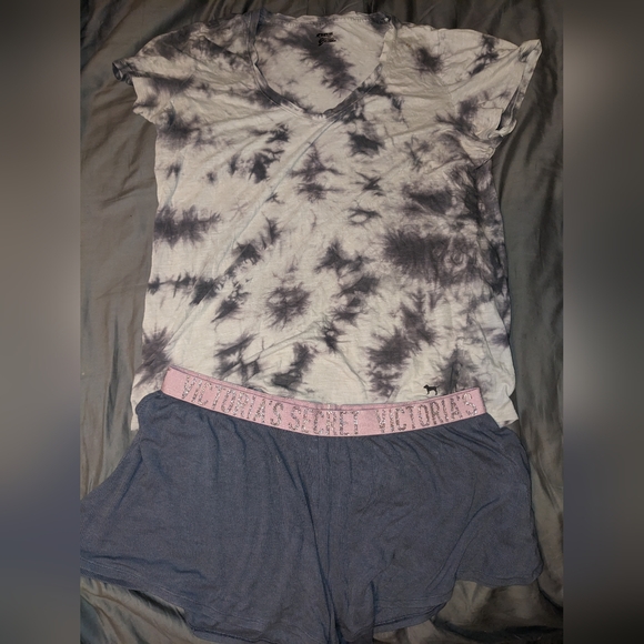 Victoria's Secret Pajama Set - Picture 1 of 5